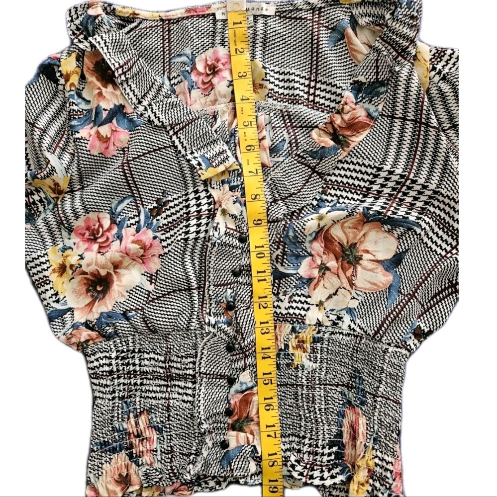 Floral Plaid Blouse-Size Medium - Picture 15 of 16